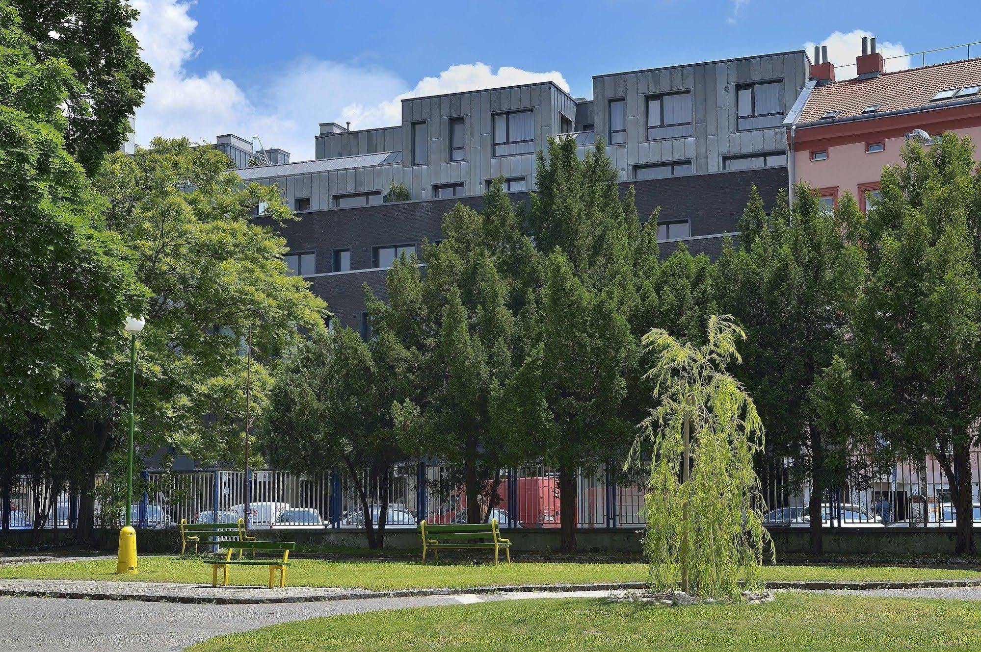 Ambiente Serviced Apartments - Dunajska Bratislava Eksteriør bilde