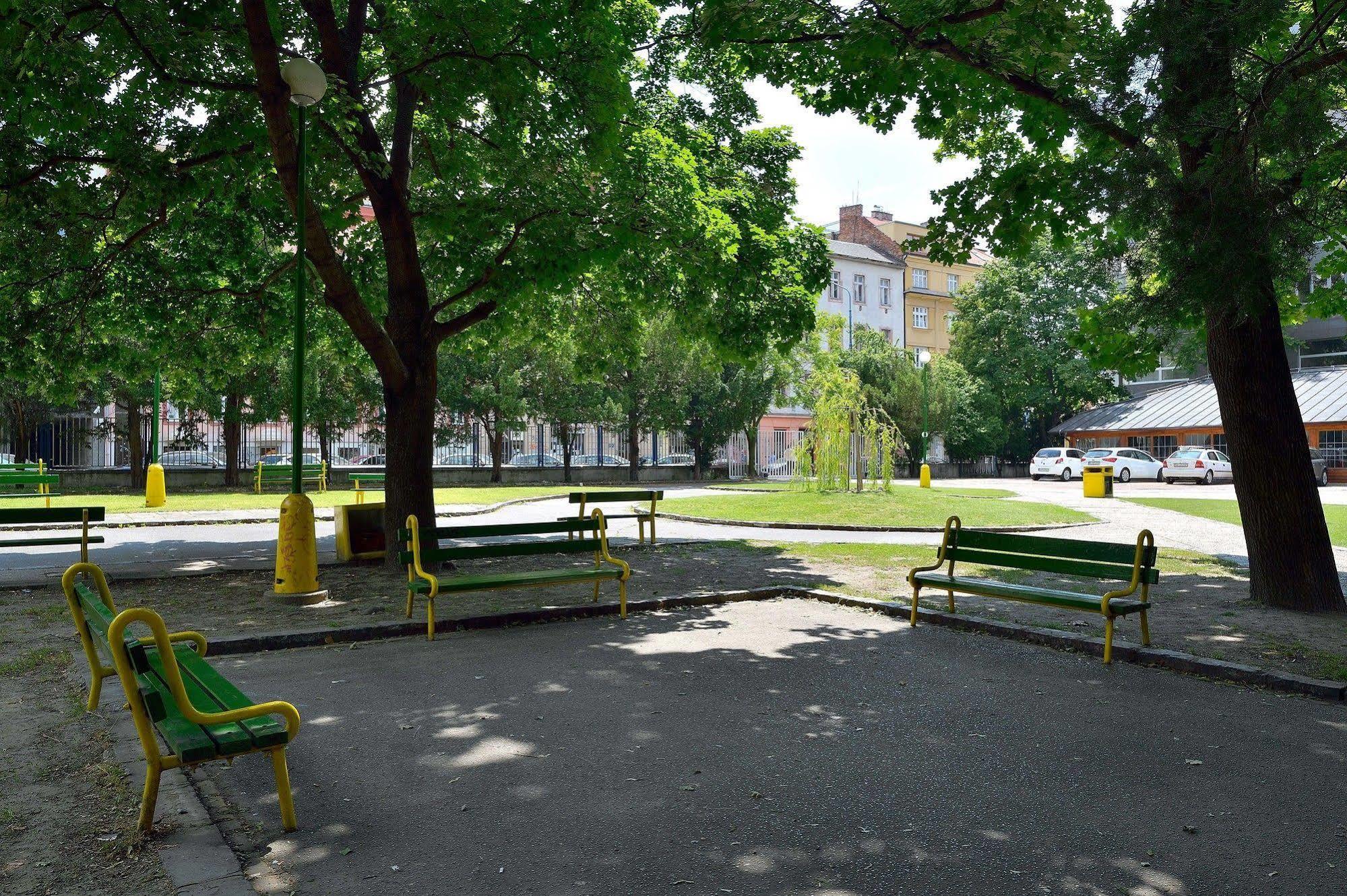 Ambiente Serviced Apartments - Dunajska Bratislava Eksteriør bilde