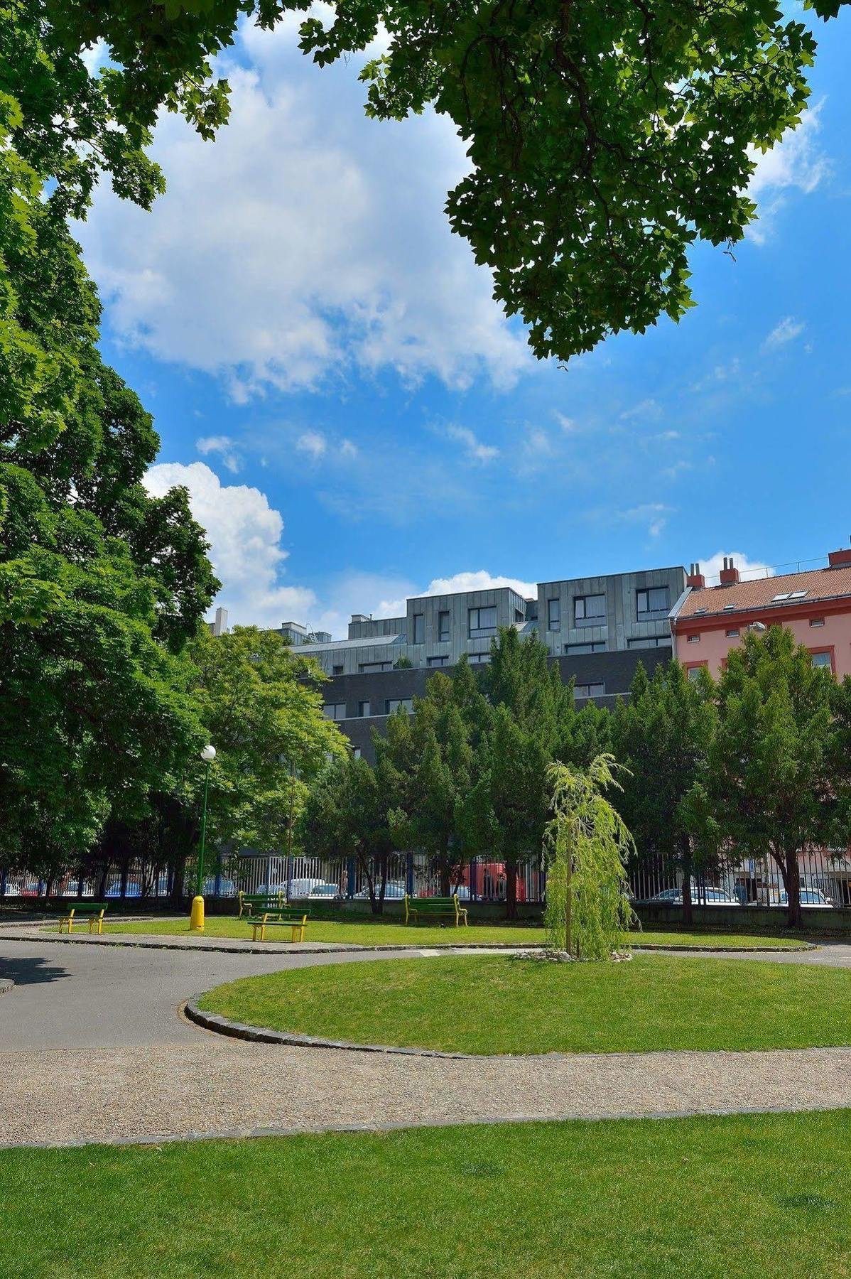 Ambiente Serviced Apartments - Dunajska Bratislava Eksteriør bilde