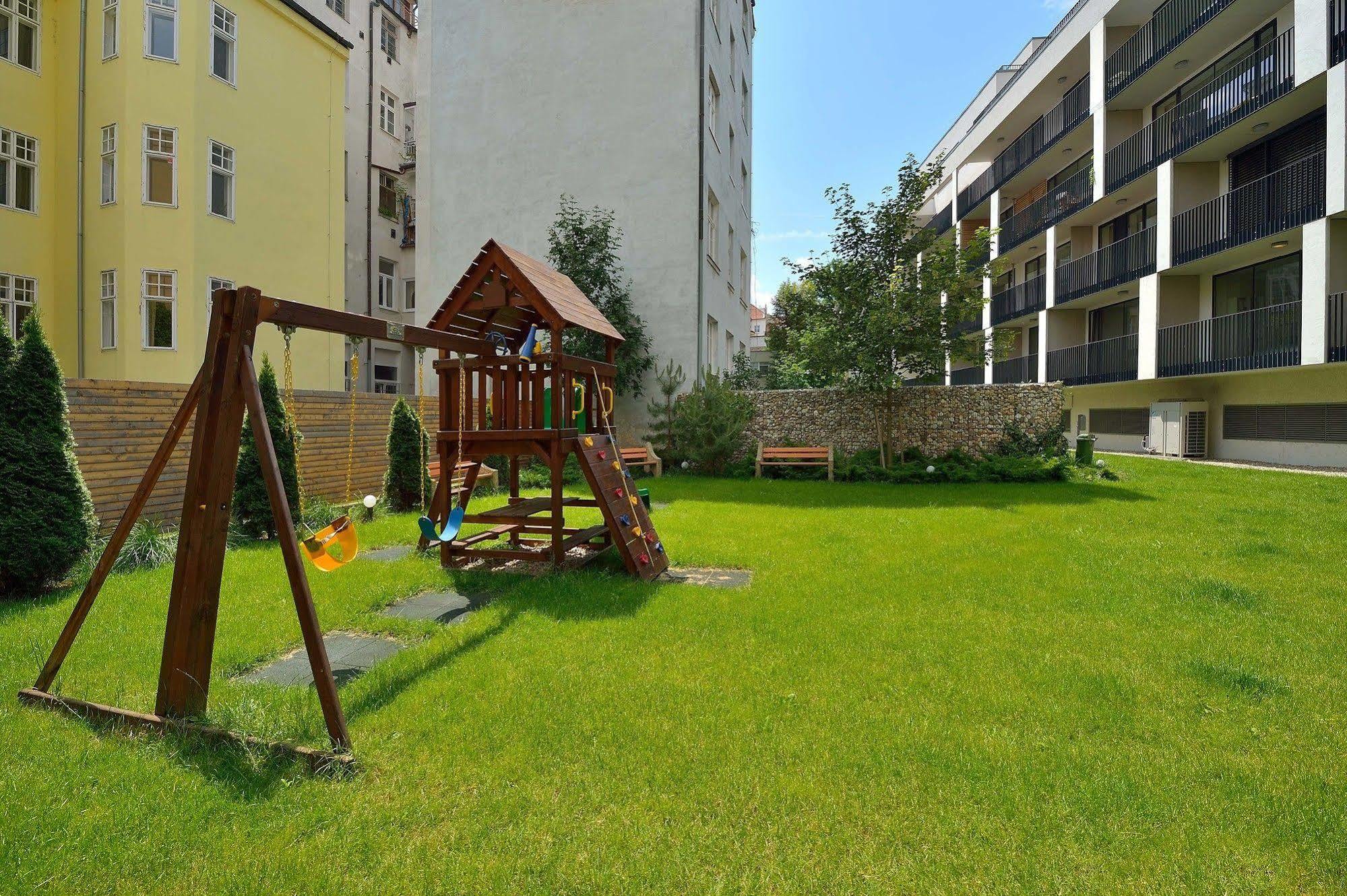 Ambiente Serviced Apartments - Dunajska Bratislava Eksteriør bilde